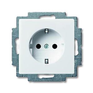 BASIC55 1-GANG SOCKET OUTLET SCHUKO WITH CHILD PROTECTION